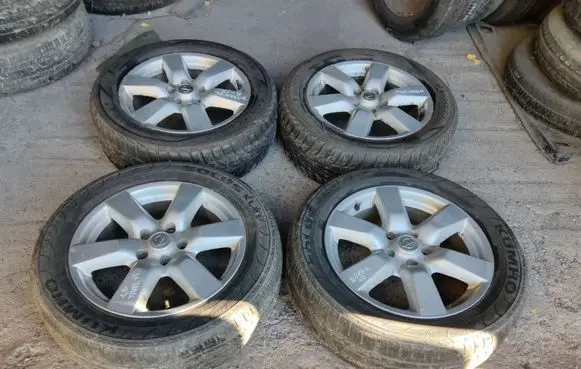 Nissan X-Trail T31 R17 alloy rim 
