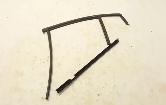 Volvo S60 Rubber seal rear door 32274399