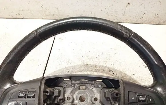 Steering wheel buttons/switches
