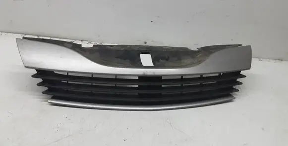 Renault Laguna II Front bumper upper radiator grill