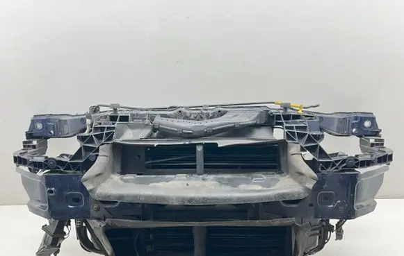 Ford Focus Front bodywork piece 