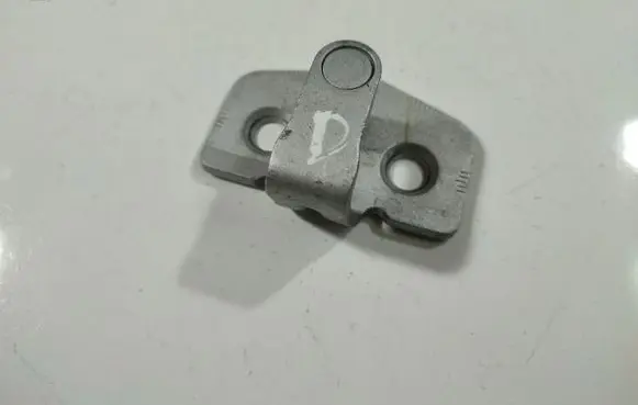 Saab 9-5 Front door lock loop/hook striker 