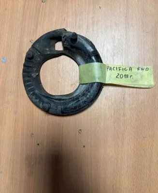 Chrysler Pacifica Front upper strut mount 