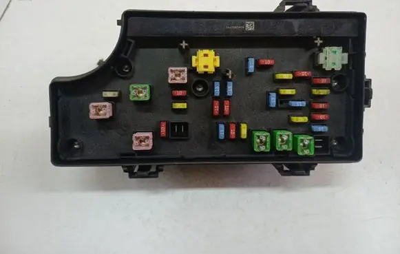 Dodge Caliber Fuse box set P68028007AB