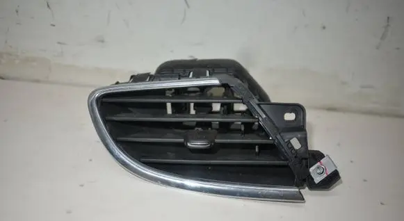 Opel Mokka X Dashboard side air vent grill/cover trim 42570817