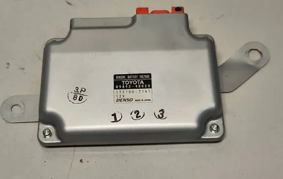 Lexus RX III Battery control module 1751007161