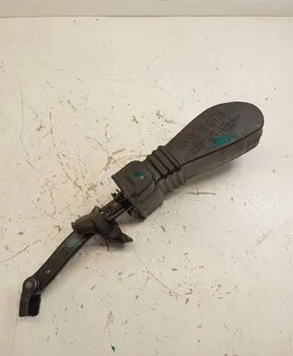 Audi A4 S4 B8 8K Front door check strap stopper 8K0837267B