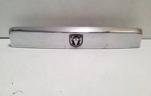 Dodge Nitro Trunk door license plate light bar 55113161A
