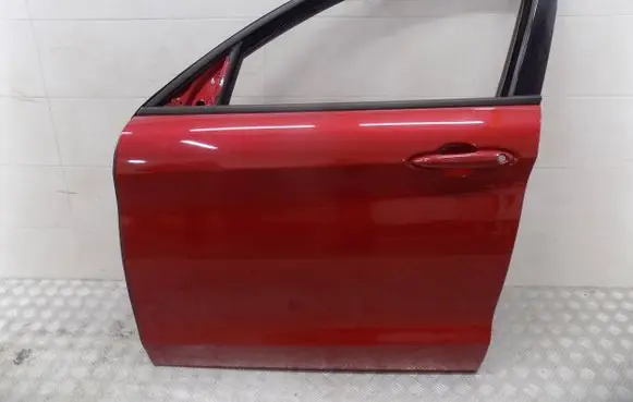 Alfa Romeo Stelvio Front door