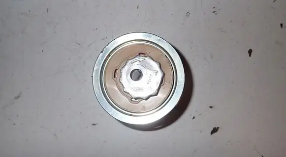 Volkswagen PASSAT B8 Timing belt tensioner 04E109479H