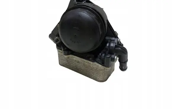 BMW 5 F10 F11 Engine oil radiator 7597635