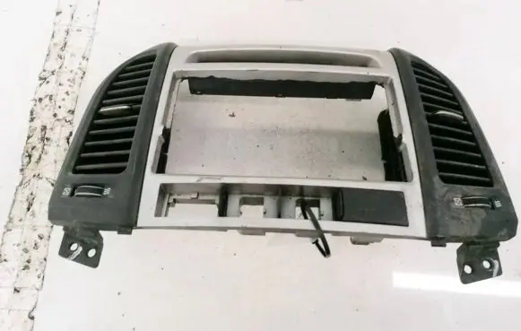Dash center air vent grill