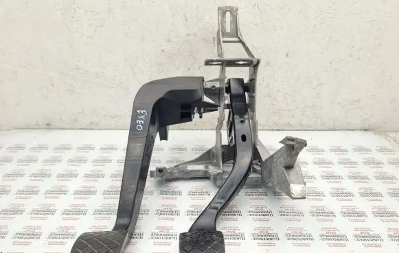 Seat Exeo (3R) Pedal assembly 8E1721316A 8E1721117D