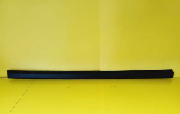 Volkswagen Golf III Front door trim (molding) 