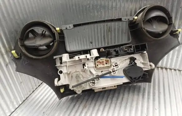Toyota Yaris Climate control unit 7583527011 7582687010 7582707010