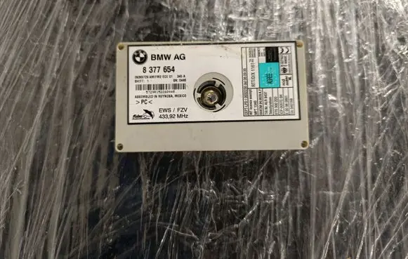 BMW X5 E53 Aerial antenna amplifier 8377654