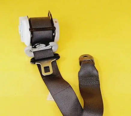 Rear seatbelt