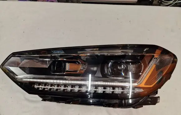 Volkswagen Touran III Headlight/headlamp 5TB941081B 03012992331