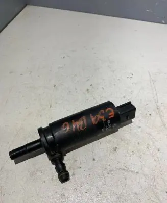 BMW 5 E39 Headlight washer pump 8377613