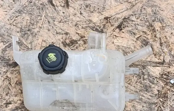 Coolant expansion tank/reservoir