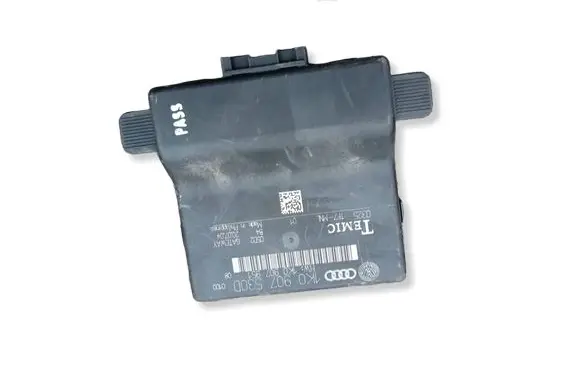 Volkswagen PASSAT B6 Gateway control module 1K0907530D 1K0907951