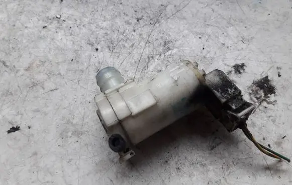 Nissan X-Trail T30 Windscreen/windshield washer pump 2224615A