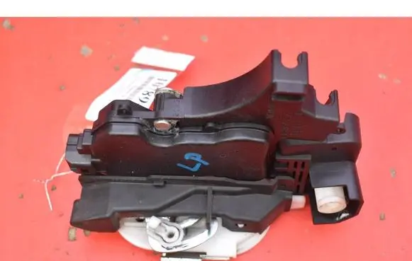 Mitsubishi Colt Front door lock 