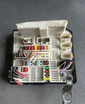 Renault Megane II Fuse module 8200481867 7190278859 519157077