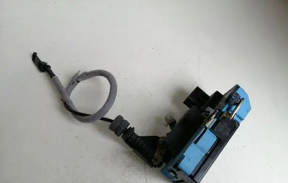 Volvo S80 Front door lock