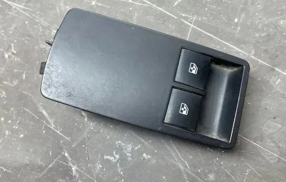 Opel Insignia A Electric window control switch 13305378