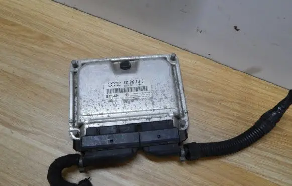 Audi A3 S3 8L Engine control unit/module 8D1906018C 0261206907 26SA6952