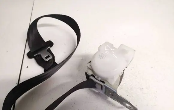 Mitsubishi Lancer X Rear seatbelt 7q7990