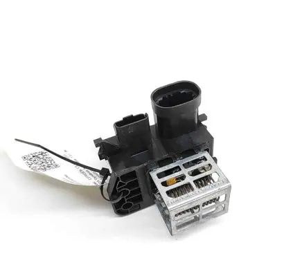 Citroen C5 Aircross Coolant fan relay 9847019780