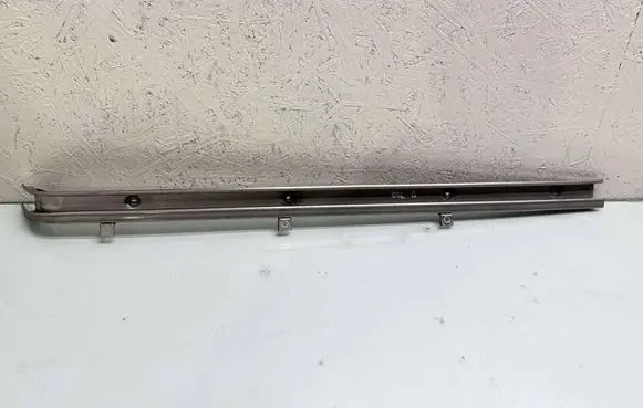 Volkswagen Transporter - Caravelle T6 Sliding door middle rail 7H1843872AA