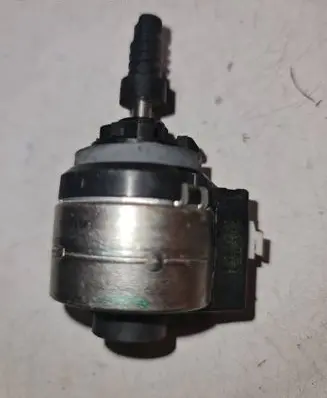 Volkswagen PASSAT B6 Headlight level adjustment motor 89022080