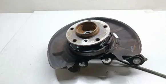 Rear wheel hub spindle/knuckle