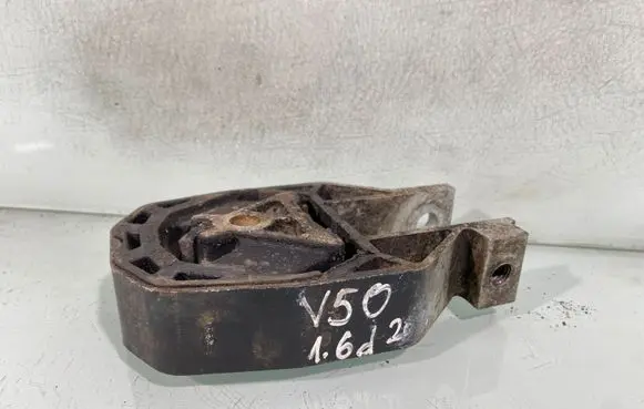 Volvo V50 Engine mount bracket C7901760151 Av616p052ab