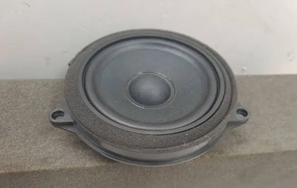 BMW X7 G07 Front door speaker 2622518 18353410