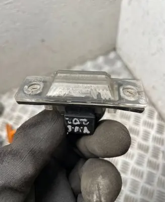 Volkswagen Sharan Number plate light e2600004