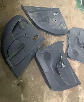 Dacia Sandero II Front door card panel trim
