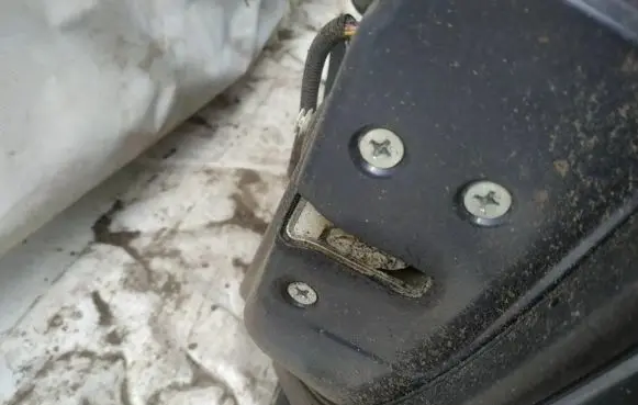 Honda CR-V Front door lock