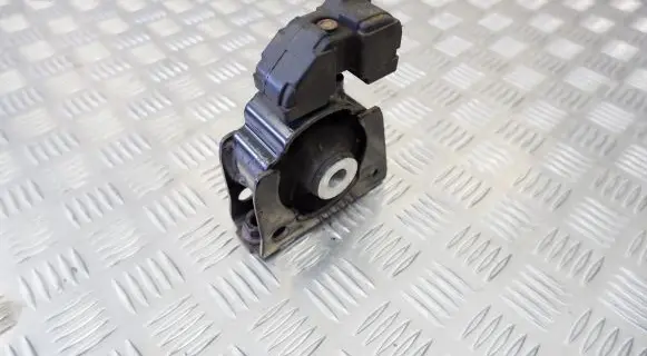 Toyota Prius (XW30) Engine mount bracket 1236137090