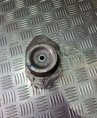 Opel Vivaro Gearbox mount 8200065989A