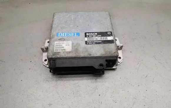 BMW 5 E34 Engine control unit/module 0281001077 2242211