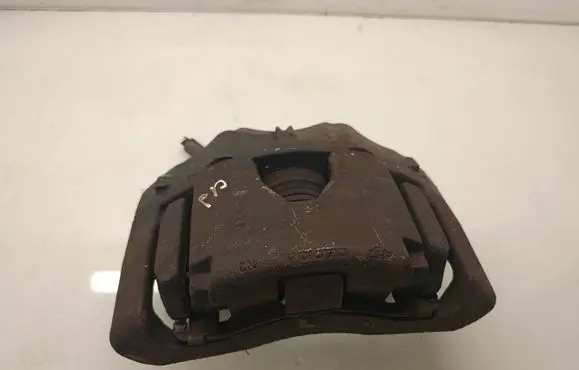 Volvo XC90 Front brake caliper 30657307
