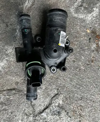Renault Scenic III - Grand scenic III Thermostat/thermostat housing 8200978542