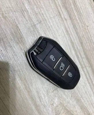Citroen C5 Aircross Ignition key/card 98097833ZD