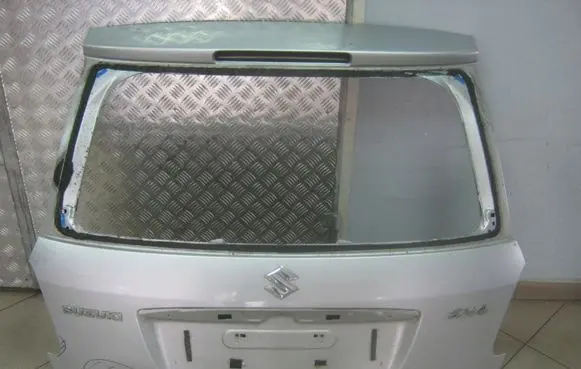 Suzuki SX4 Tailgate/trunk/boot lid
