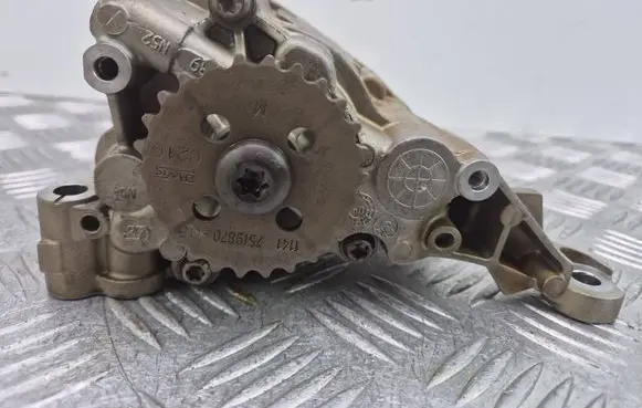BMW X3 E83 Oil pump 7560250