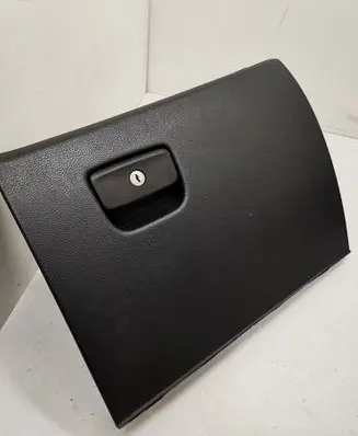 Jeep Grand Cherokee Glove box